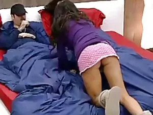 خلع افلام سكسيه اجنب ...
